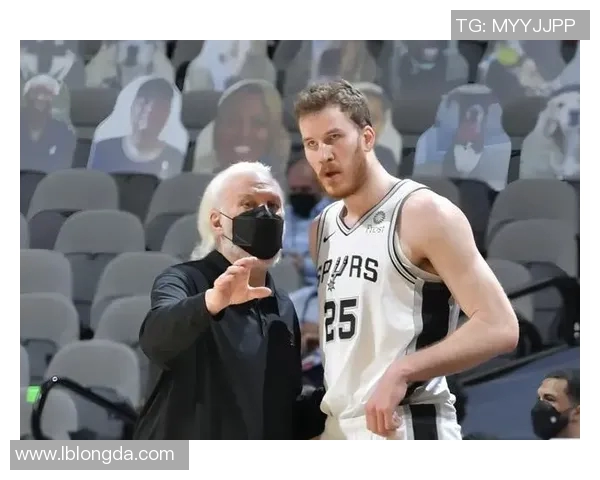 马刺队再次选择摆烂波波维奇因轮休主力遭联盟重罚